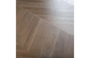 Инженерная доска Lab Arte Chevron 600/510х90х14 Дуб Натур Кайт лак 1S 